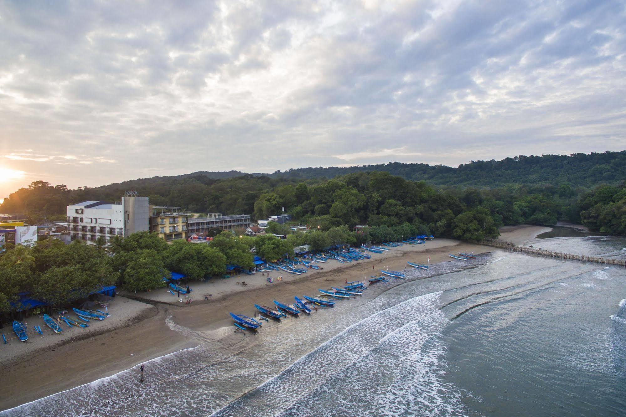 Horison Palma Pangandaran Hotel Kültér fotó